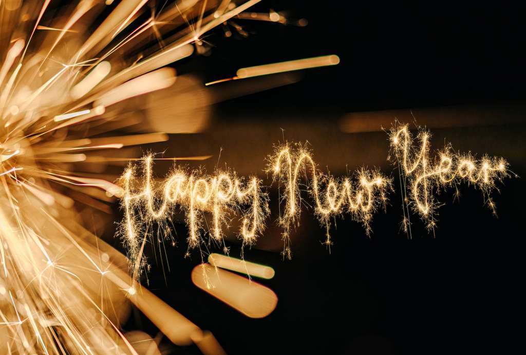 happy-new-year-sparklers-1024x690